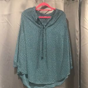 3/$15 Green/gold tie blouse